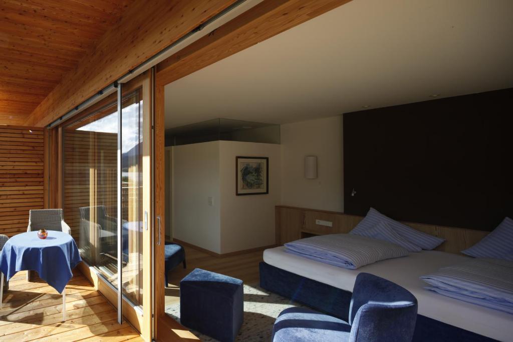 Seehotel Enzian Weissensee Room photo